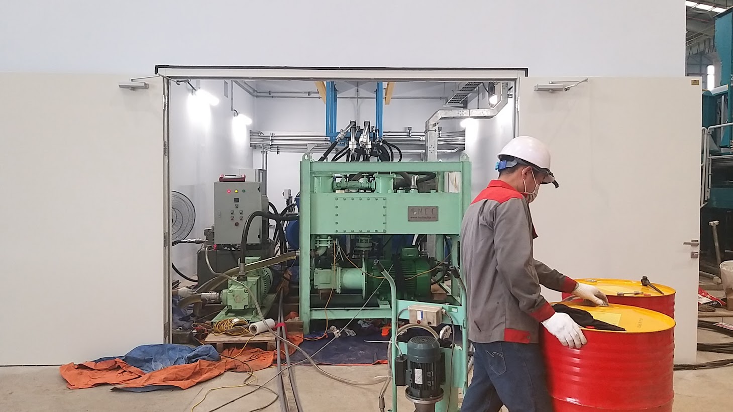 Quy trình súc rửa theo tiêu chuẩn Châu Âu, có đo độ sạch của dầu sau các lần súc rửa