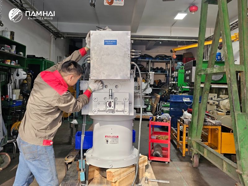 Một loại actuator trong nhà máy công nghiệp