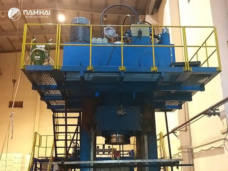 Nam Hải sửa xi lanh máy ép chuyển động không đều