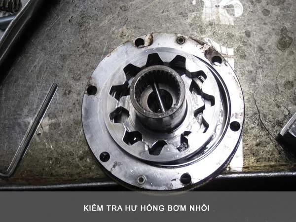 Kiểm tra hư hỏng bơm nhồi