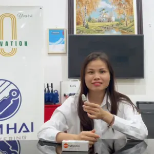 Chuyên viên kinh doanh Ngô Thị Pha Lê