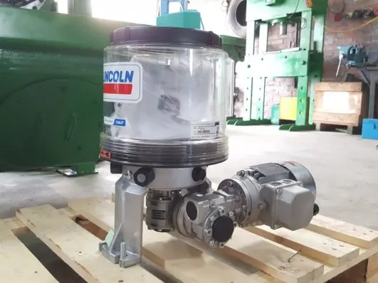 lắp đặt hệ thống bơm mỡ tự động